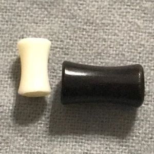 Brand New mismatch 2G & 6G 2x Flared plugs